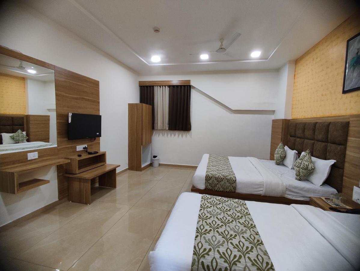 Ānand Hotel Newyork Inn מראה חיצוני תמונה