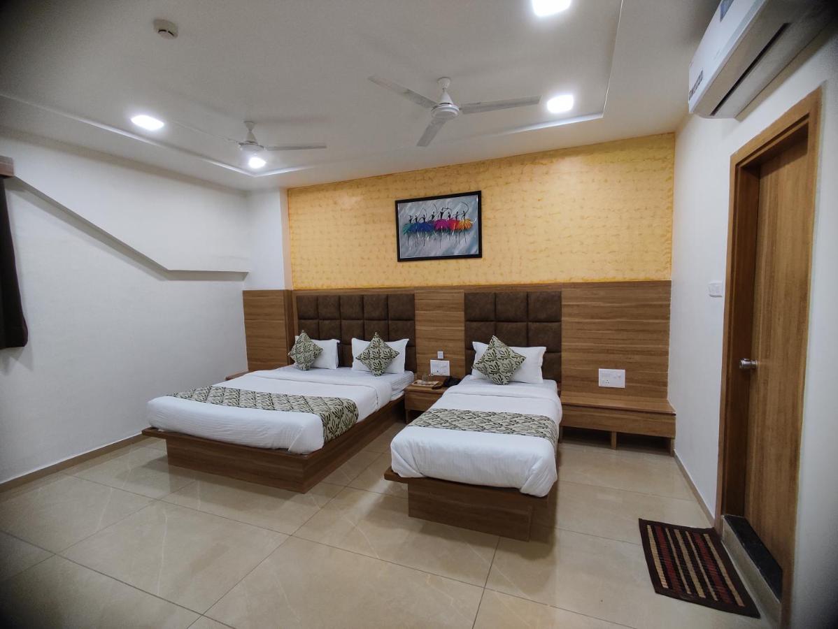 Ānand Hotel Newyork Inn מראה חיצוני תמונה