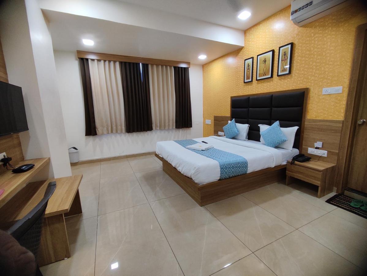 Ānand Hotel Newyork Inn מראה חיצוני תמונה