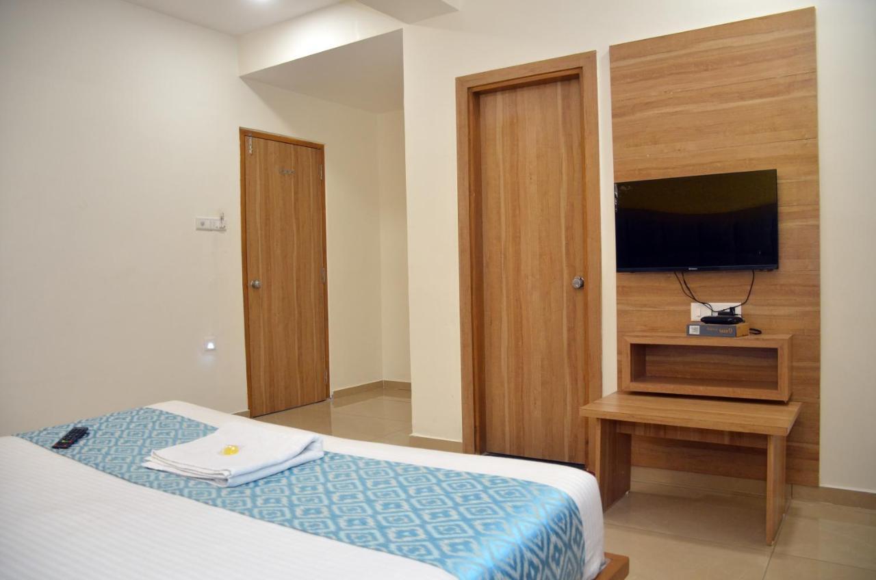 Ānand Hotel Newyork Inn מראה חיצוני תמונה
