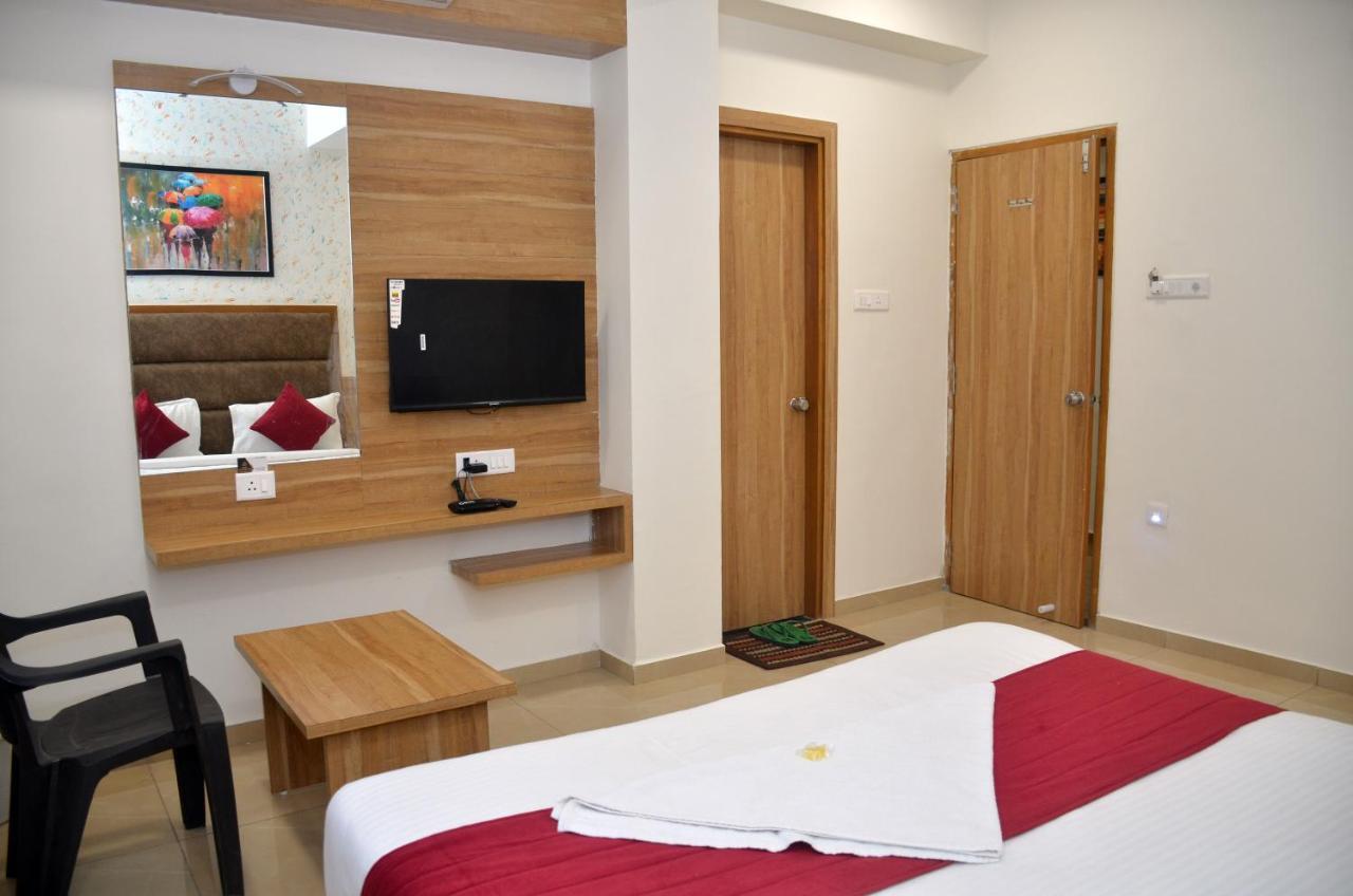Ānand Hotel Newyork Inn מראה חיצוני תמונה