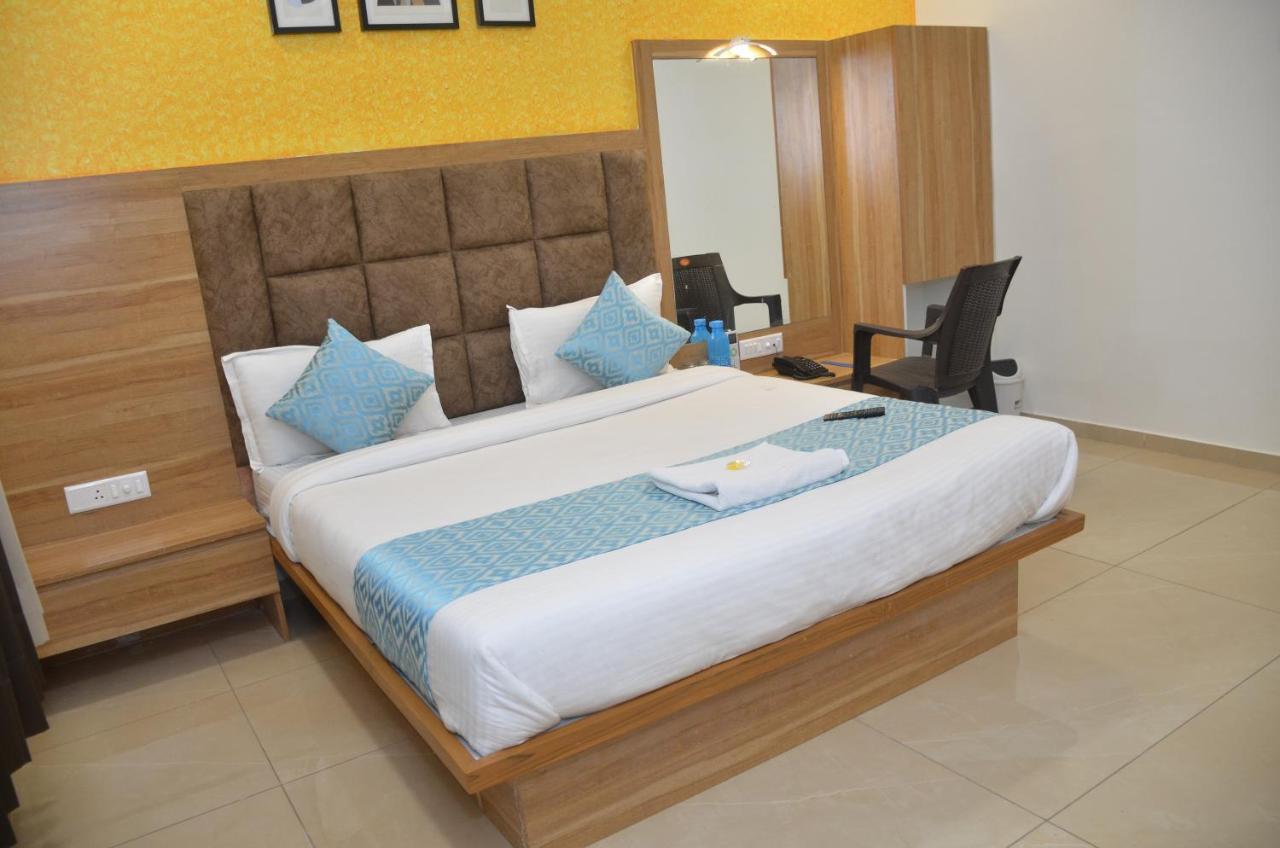 Ānand Hotel Newyork Inn מראה חיצוני תמונה