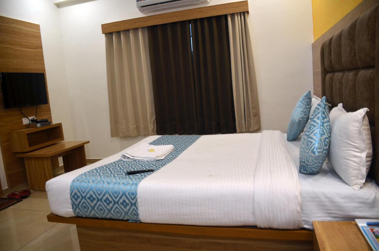 Ānand Hotel Newyork Inn מראה חיצוני תמונה