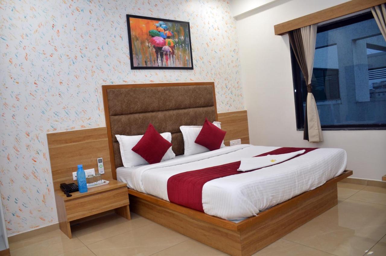 Ānand Hotel Newyork Inn מראה חיצוני תמונה