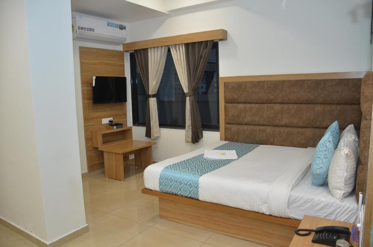 Ānand Hotel Newyork Inn מראה חיצוני תמונה