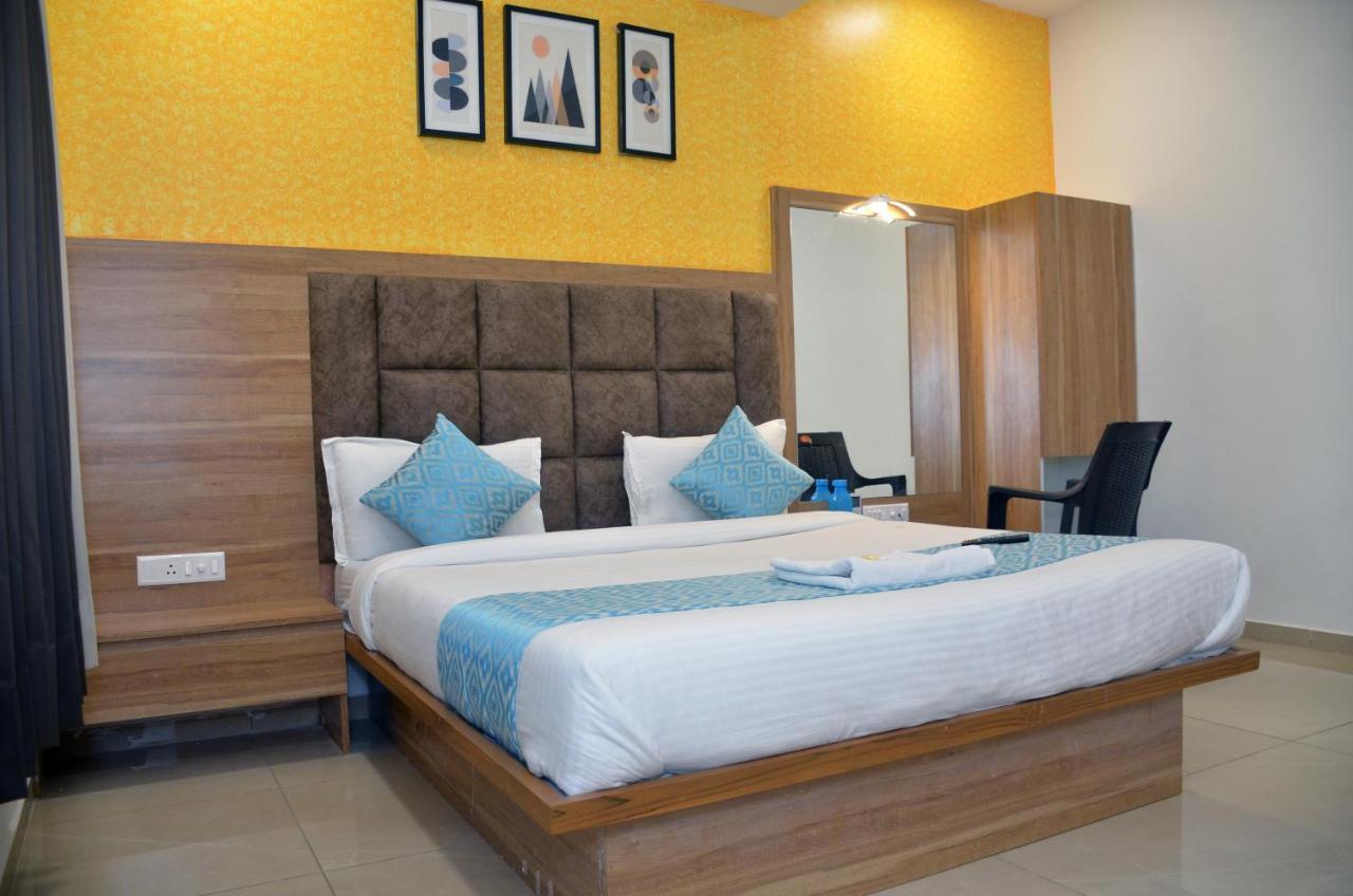 Ānand Hotel Newyork Inn מראה חיצוני תמונה