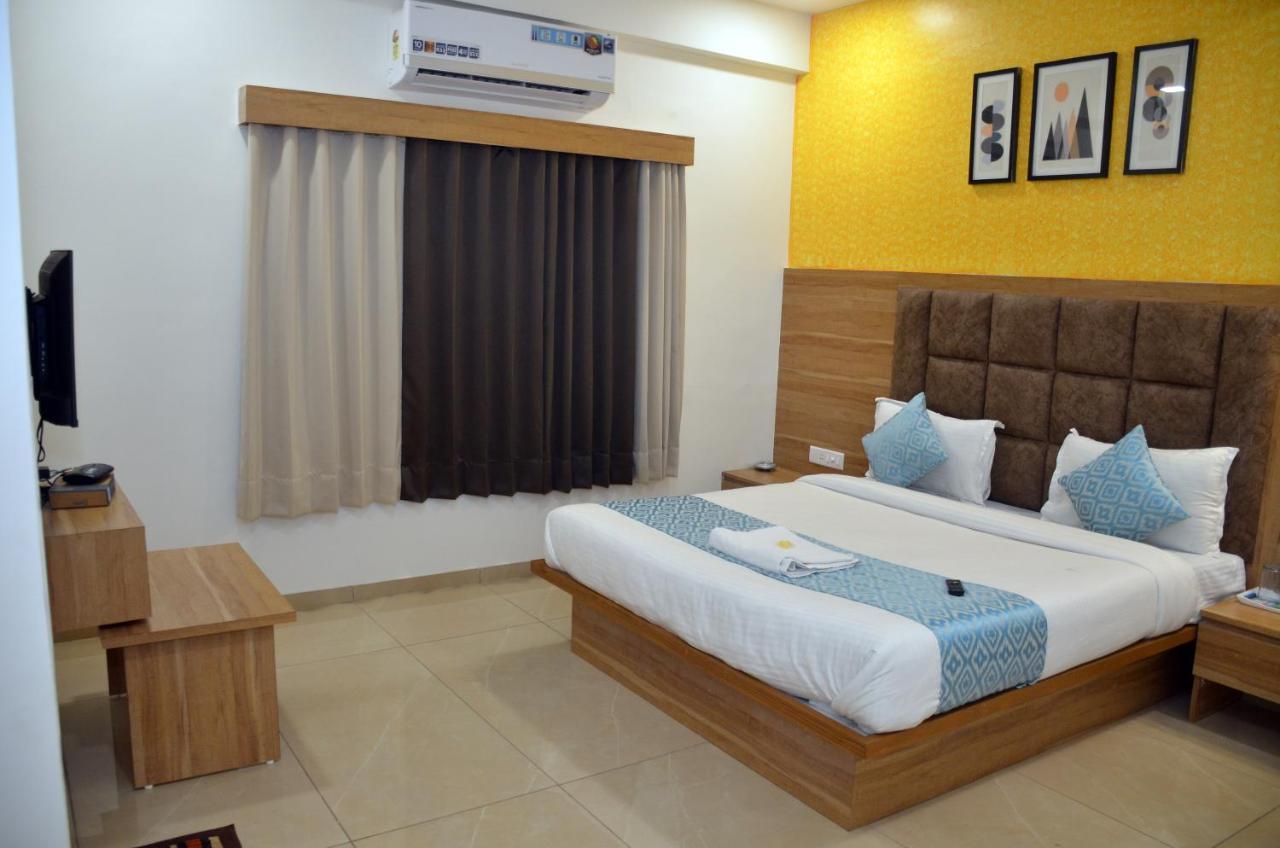Ānand Hotel Newyork Inn מראה חיצוני תמונה