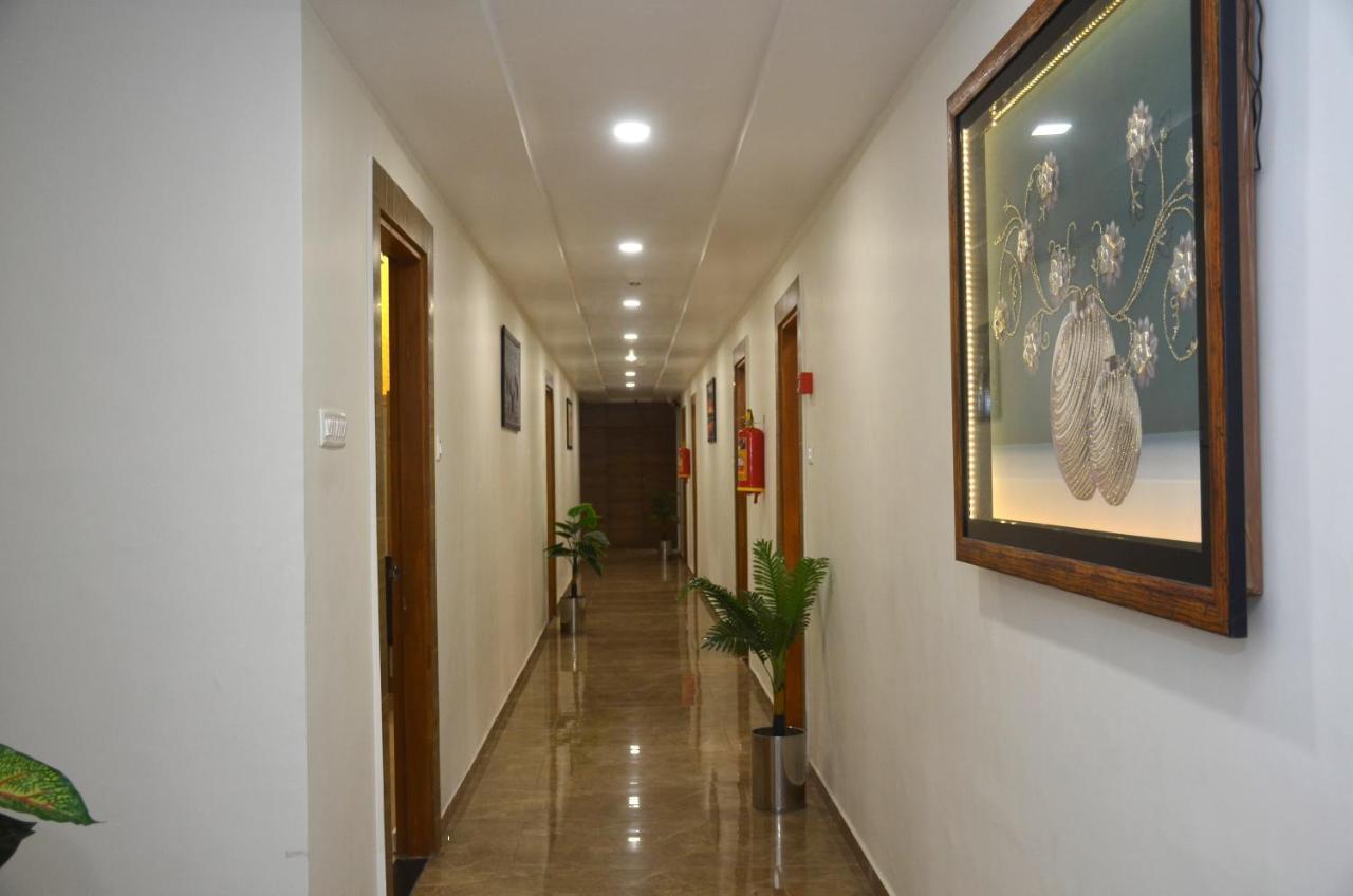 Ānand Hotel Newyork Inn מראה חיצוני תמונה