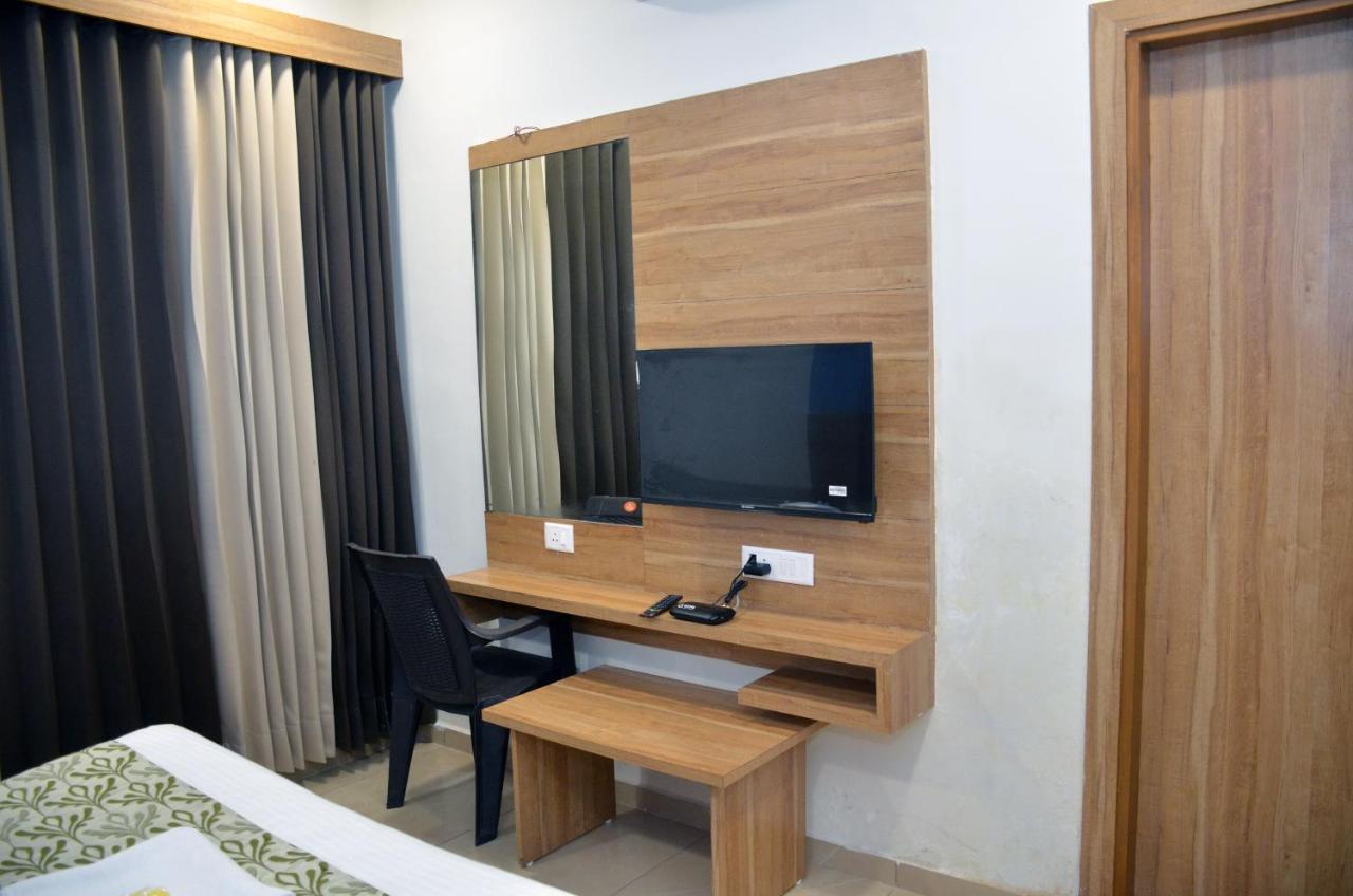 Ānand Hotel Newyork Inn מראה חיצוני תמונה