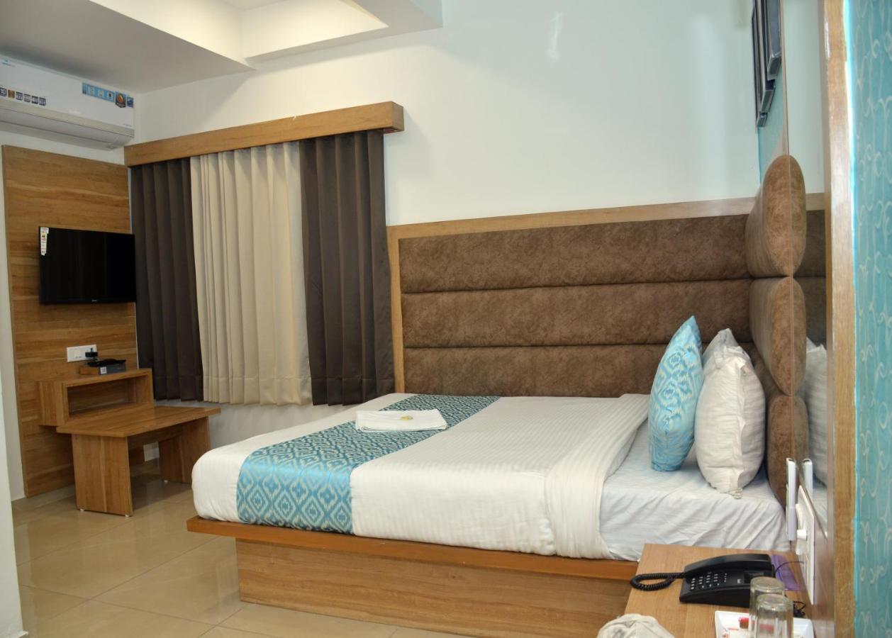 Ānand Hotel Newyork Inn מראה חיצוני תמונה